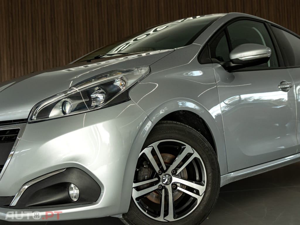 Peugeot 208 1.6 BlueHDi Style