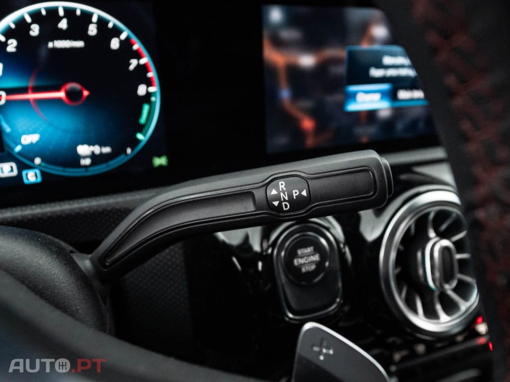 Mercedes-Benz A 250 e AMG Line