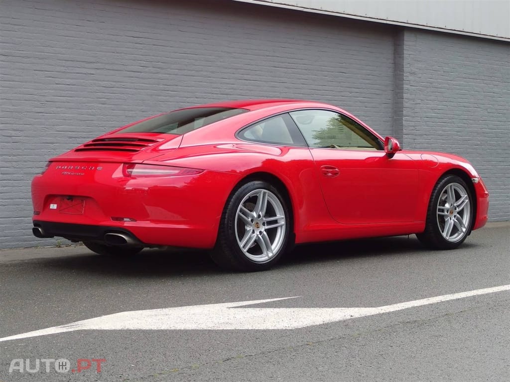 Porsche 911 Carrera