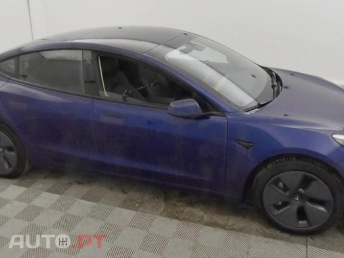Tesla Model 3 Standard Range Plus RWD