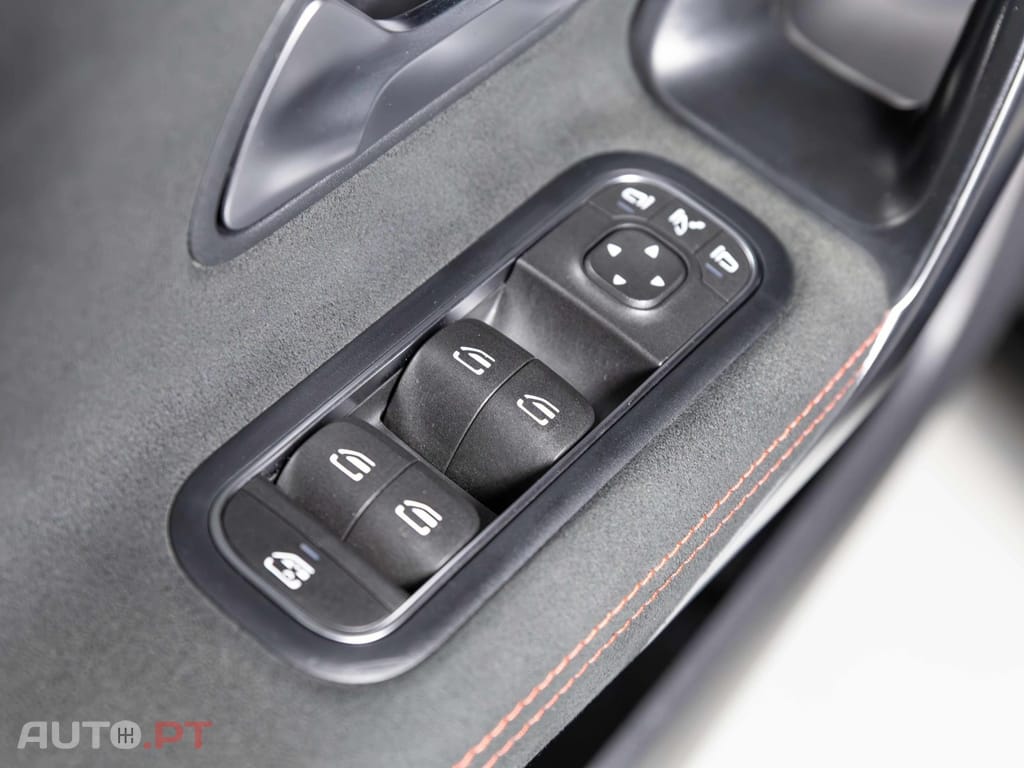 Mercedes-Benz A 250 e AMG Line