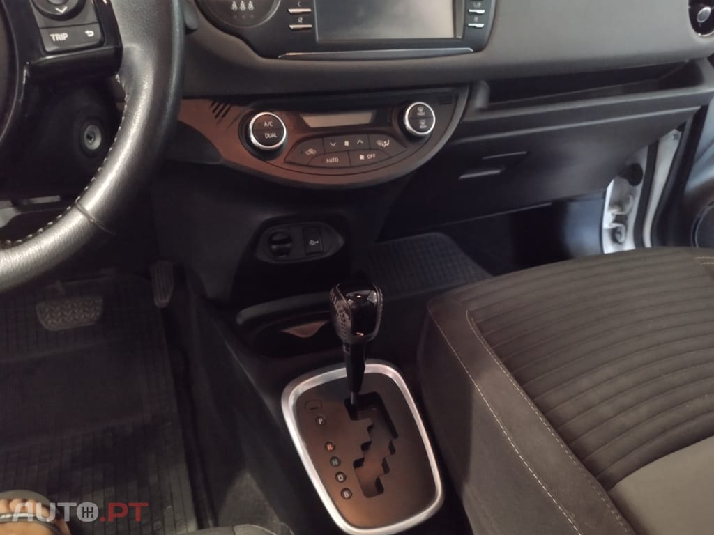 Toyota Yaris 1.5 Hybrid 101 CV