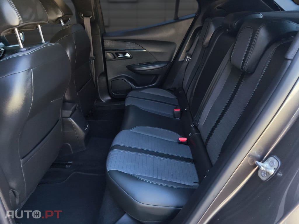 Peugeot 2008 1.2 PureTech Allure Pack