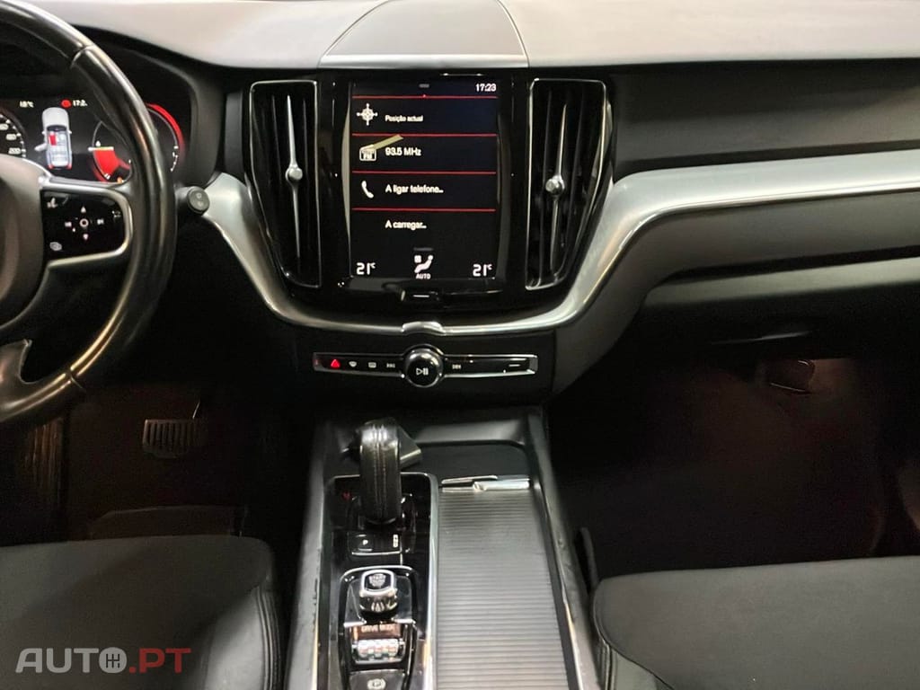 Volvo XC60 2.0 T8 PHEV Momentum AWD