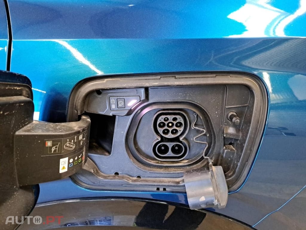 Peugeot E-3008 73 kWh GT