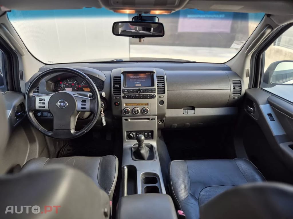 Nissan Navara 2.5 dCi CD LE Prem.+IT
