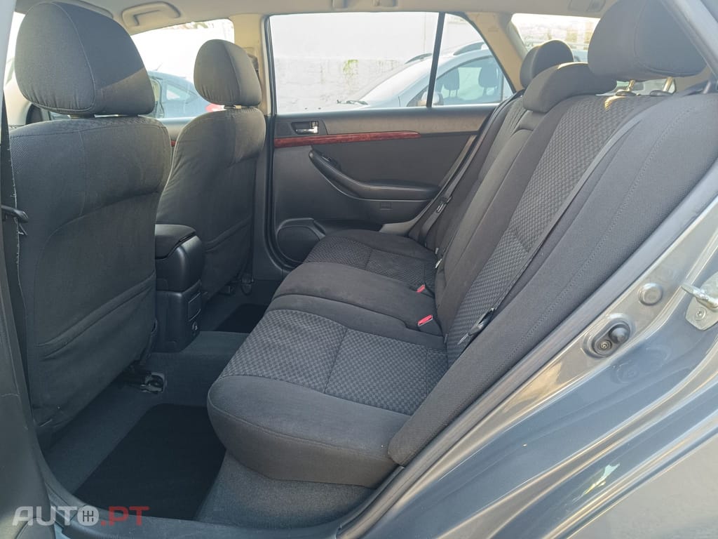 Toyota Avensis LB 2.0 D-4D Sol