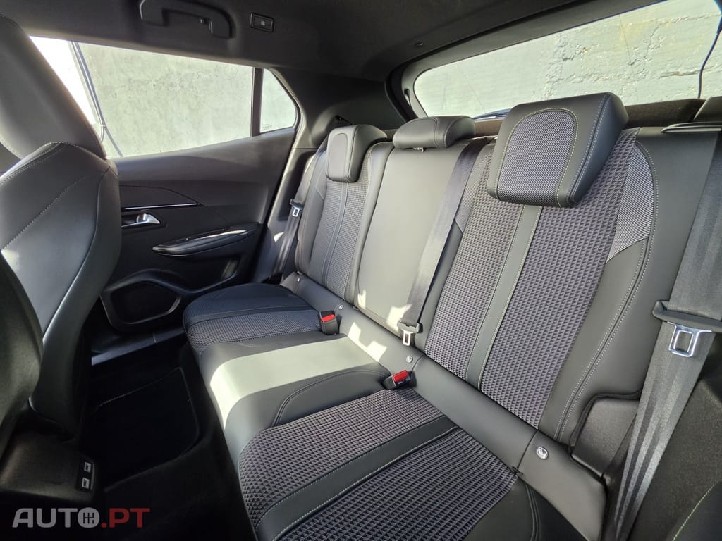Peugeot 2008 1.2 PureTech GT Line EAT8