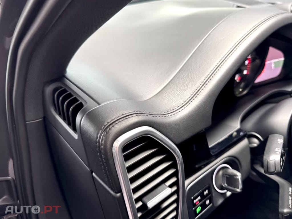 Porsche Cayenne I.V.A DEDUTIVEL E-HYBRID SPORT