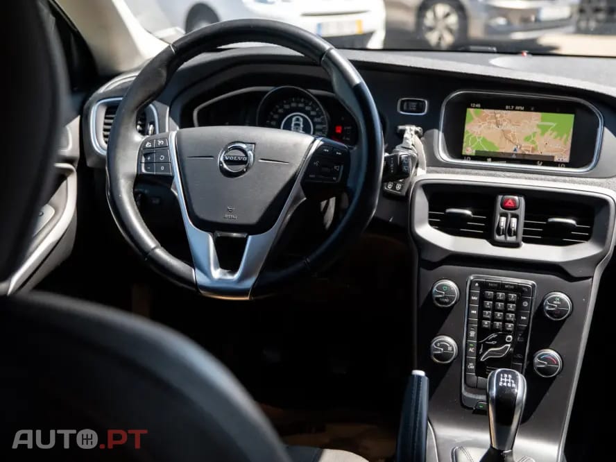 Volvo V40 Cross Country 2.0 D3 Momentum