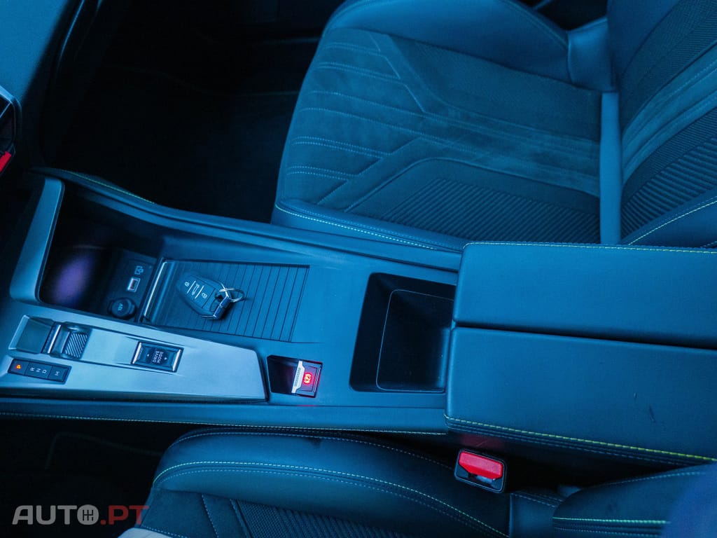 Peugeot 408 1.2 PureTech GT EAT8