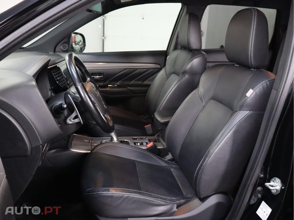 Mitsubishi Outlander 2.4 Mivec PHEV Instyle