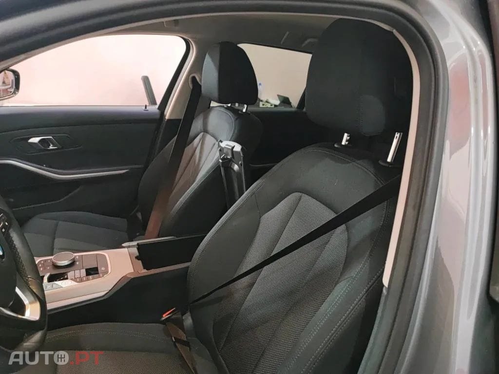 BMW 320 e Touring Auto
