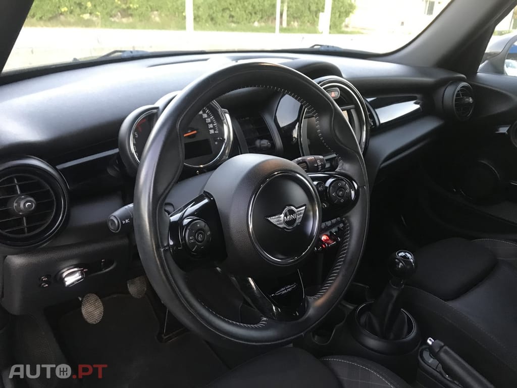 MINI Cooper Cooper D