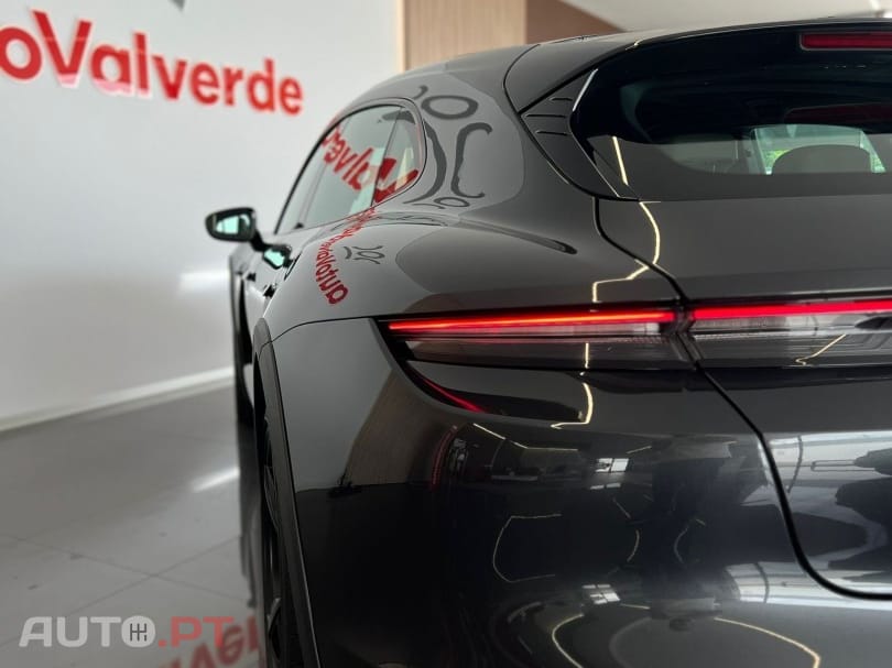 Porsche Taycan 4
