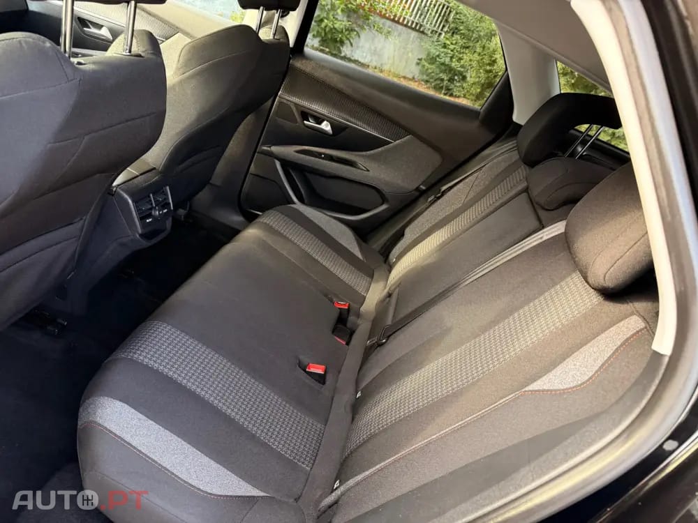 Peugeot 3008 1.6 BlueHDi Allure EAT6