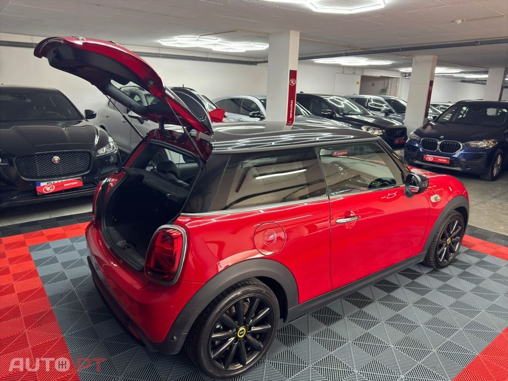 MINI Cooper Cooper SE Camden Edition