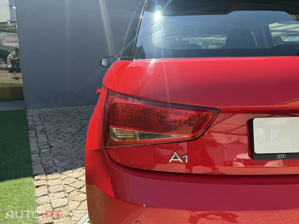 Audi A1 1.6 TDI S-line — fotografia 17