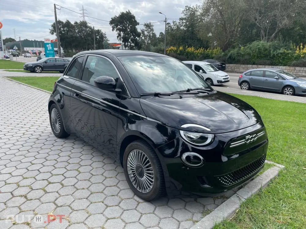 Fiat 500e Outro