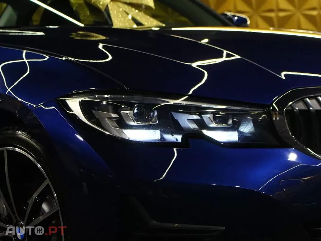 BMW 330 e Line Luxury Auto