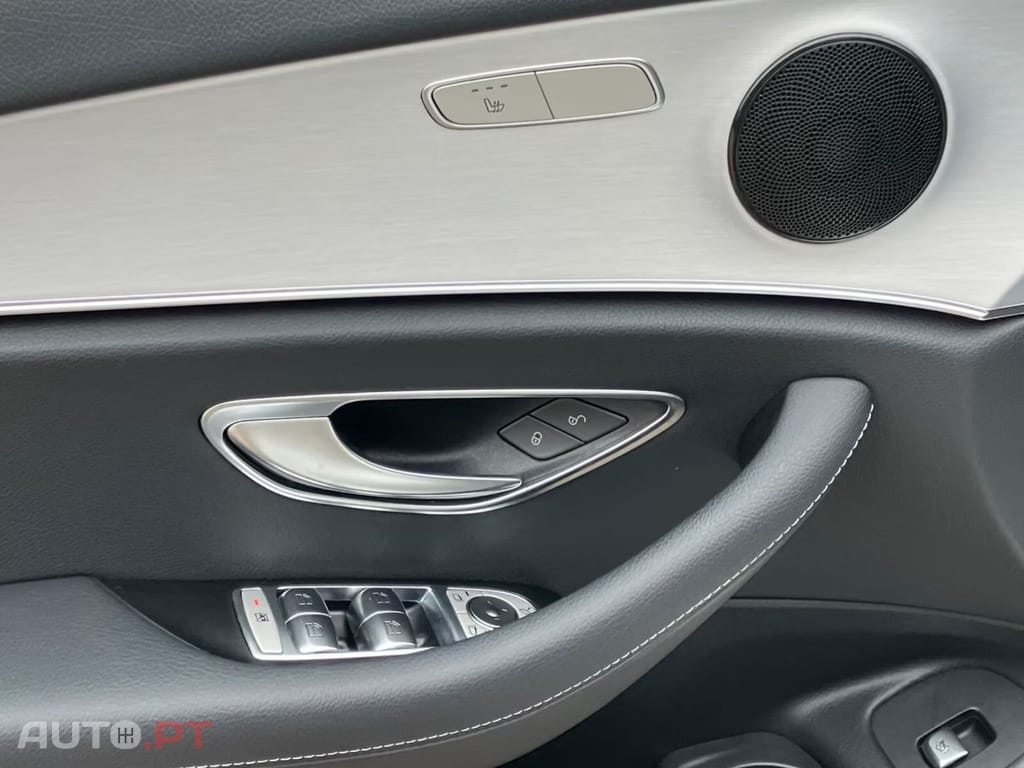 Mercedes-Benz E 300 de T Avantgarde I.V.A DEDUTIVEL