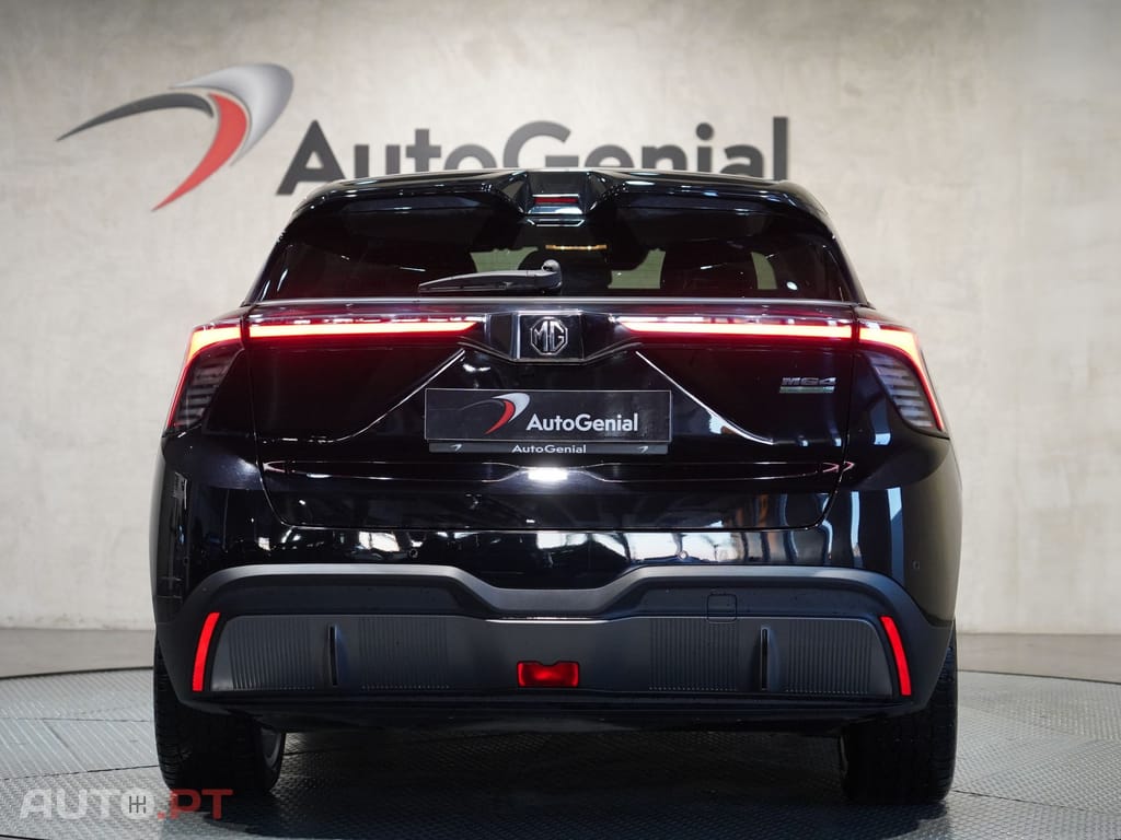 MG MG4 64 kWh Luxury