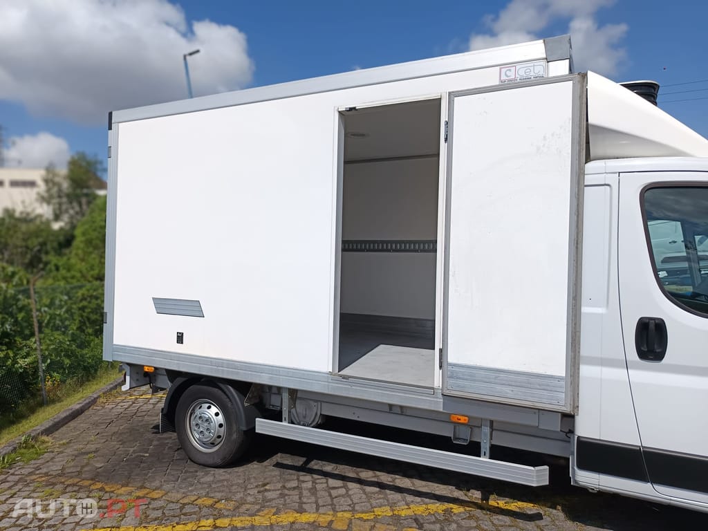 Opel Movano Movano Chassis Cabine Simples 3.5T L4 2.2D 165+ FRIO