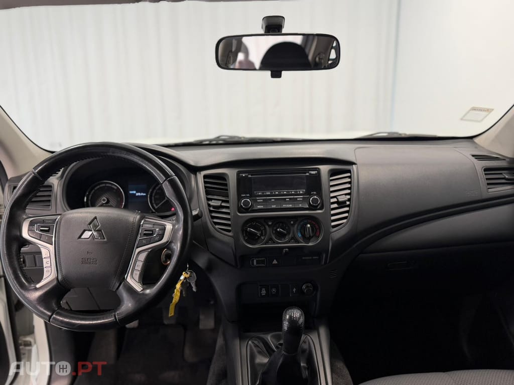 Mitsubishi L200 2.3 DI-D CD Invite 4WD