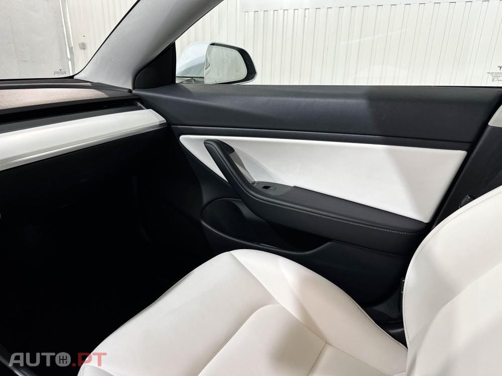 Tesla Model 3 Long-Range Dual Motor AWD