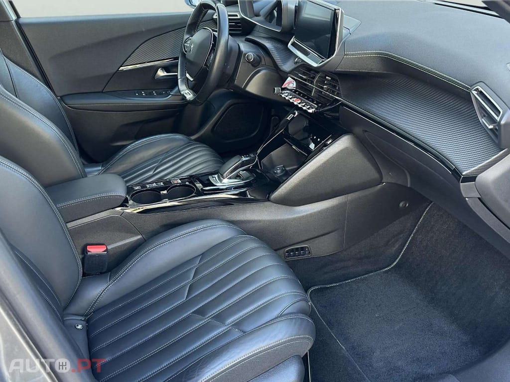 Peugeot E-2008 GT+