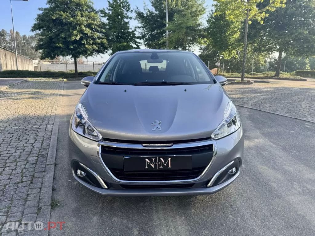 Peugeot 208 1.2 PureTech Signature