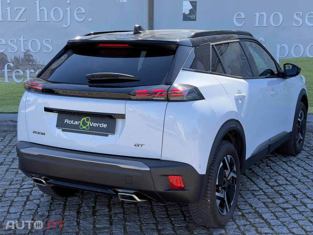Peugeot 2008 1.2 PureTech GT EAT8