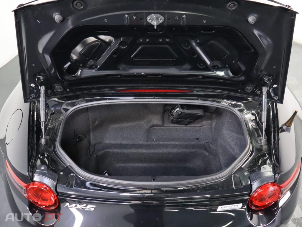 Mazda MX-5 1.5 SKY- G  Evolve Navi
