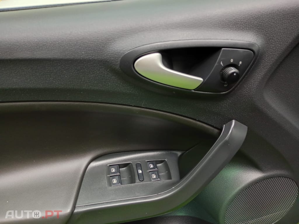 SEAT Ibiza 1.6 TDI Reference — fotografia 15