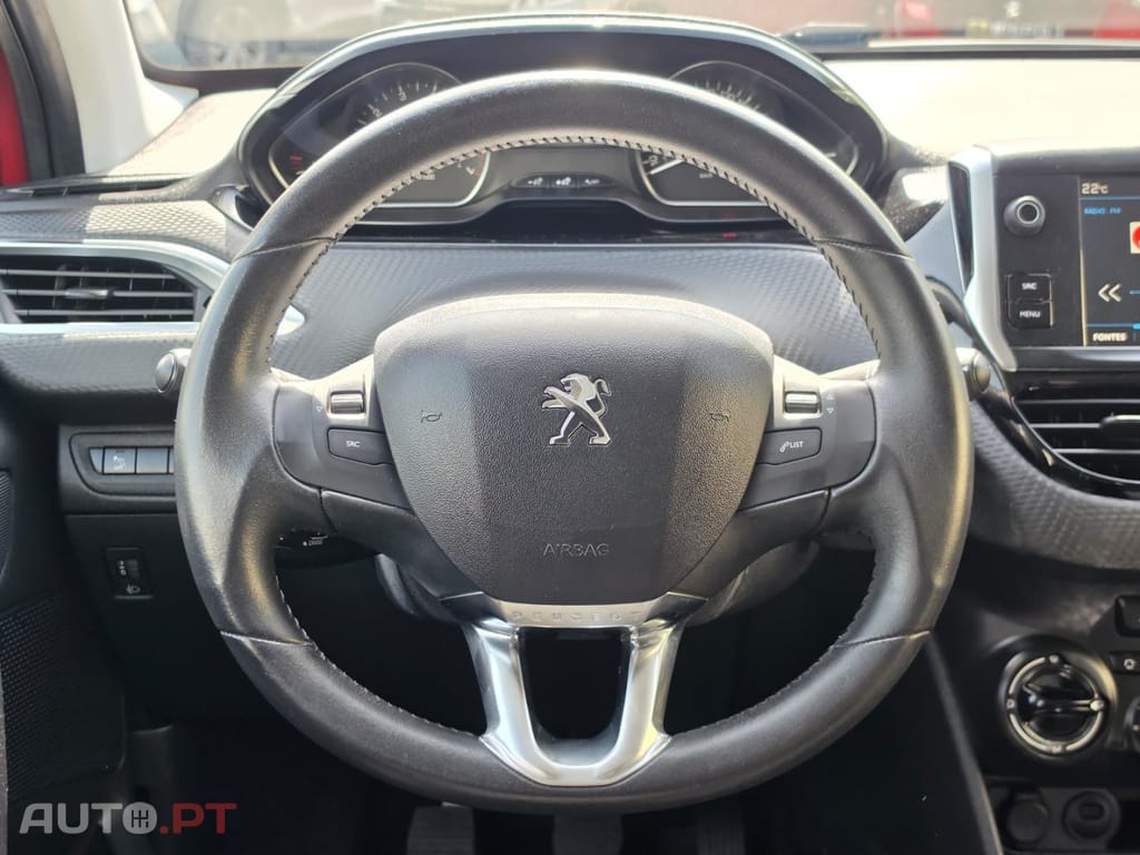 Peugeot 208 1.2 PureTech Signature