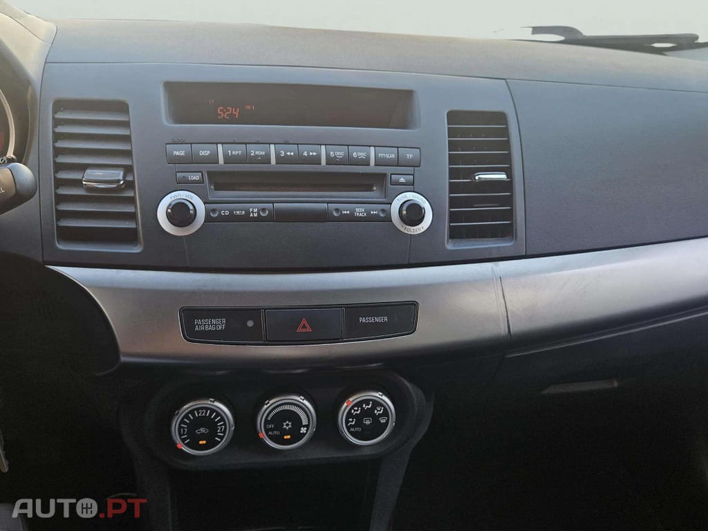Mitsubishi Lancer 1.5 Invite