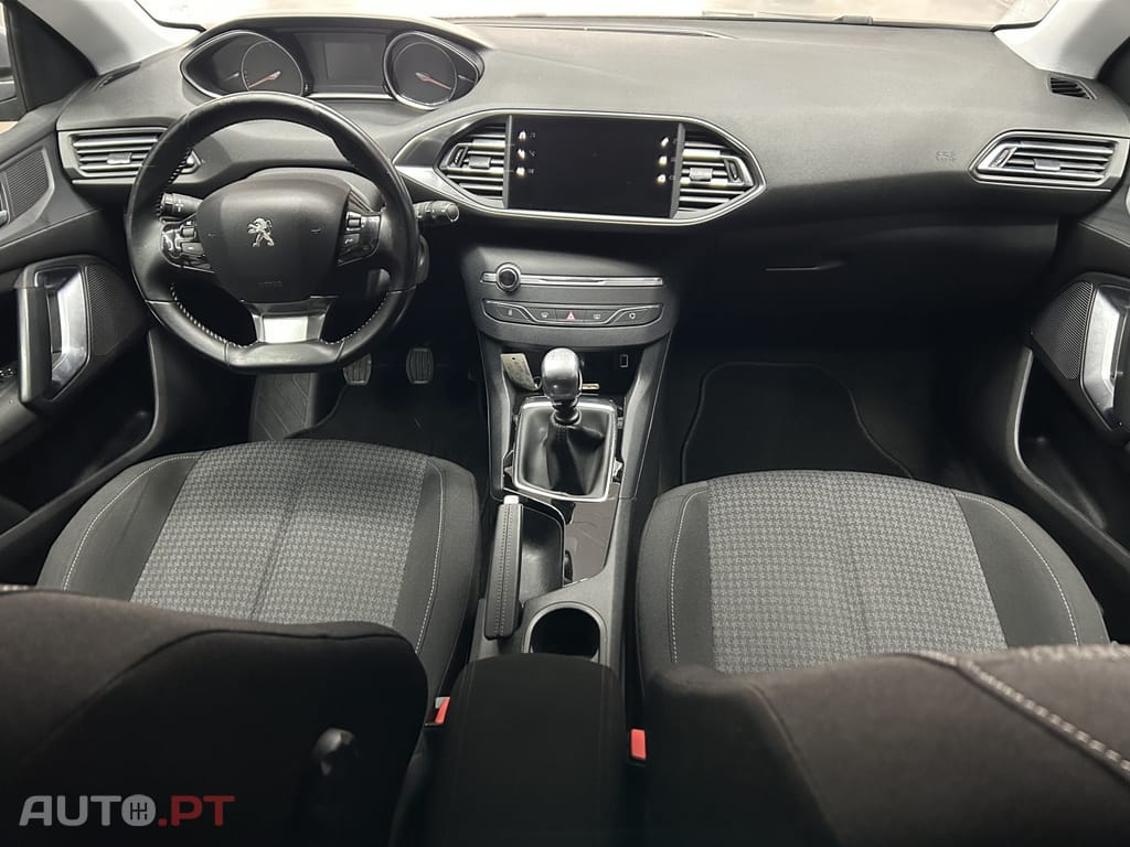 Peugeot 308 1.2 PureTech Active J17