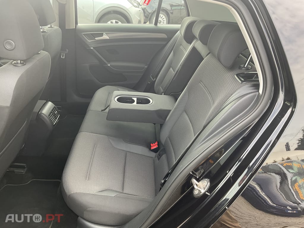 Volkswagen e-Golf Outro