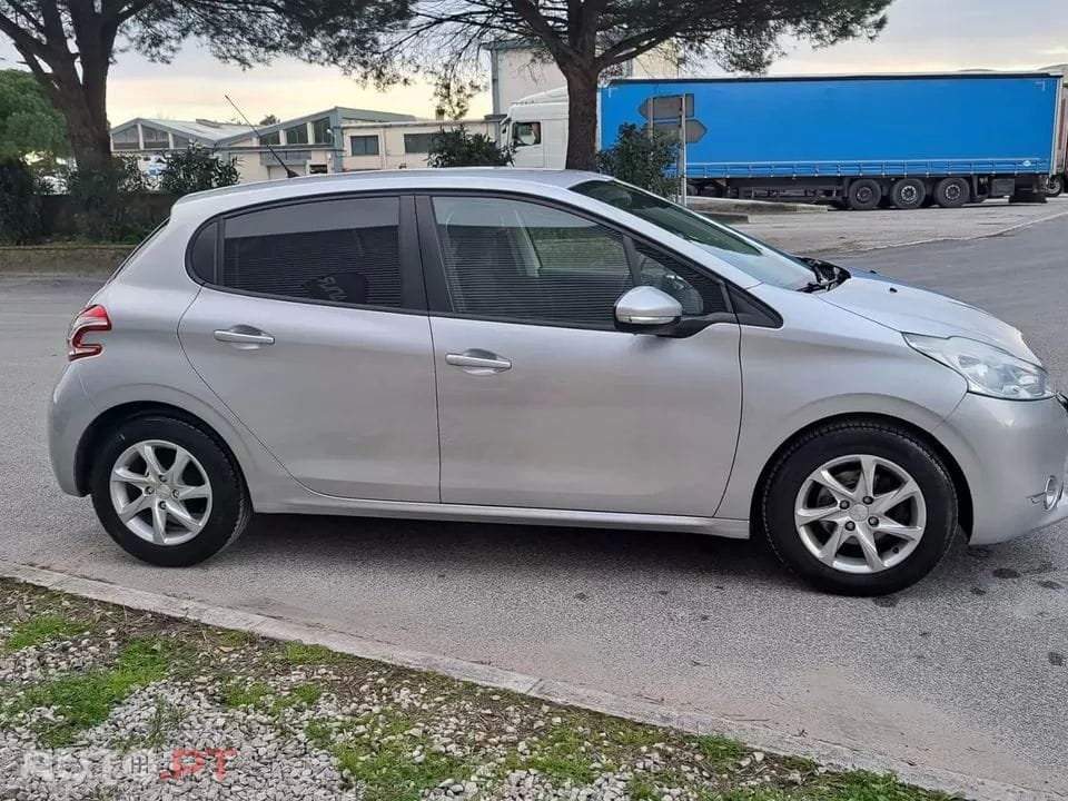 Peugeot 208 1.4 HDi Active