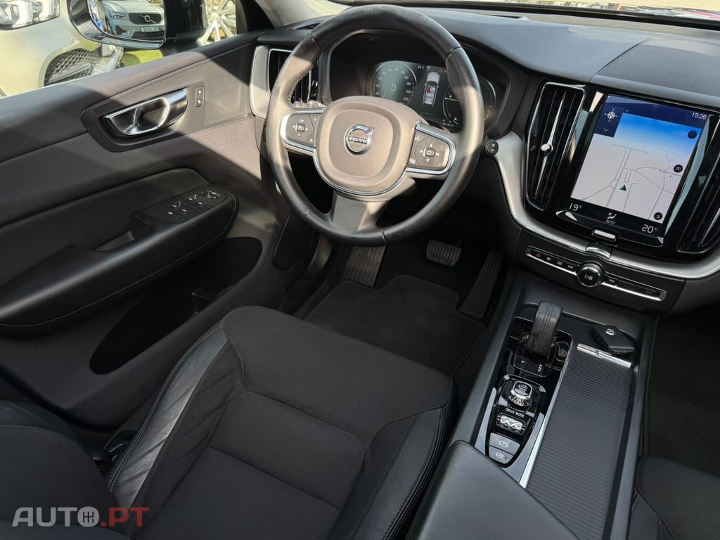 Volvo XC60 2.0 T8 PHEV Momentum Plus AWD