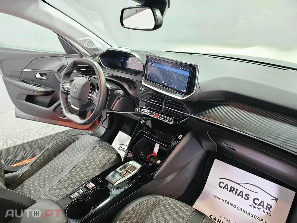 Peugeot e-208 50 kWh Allure — fotografia 21