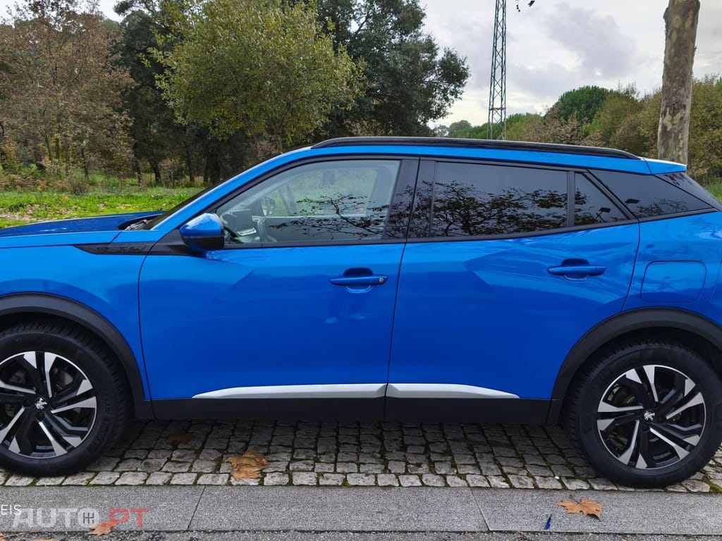 Peugeot E-2008 50 kWh Allure Pack