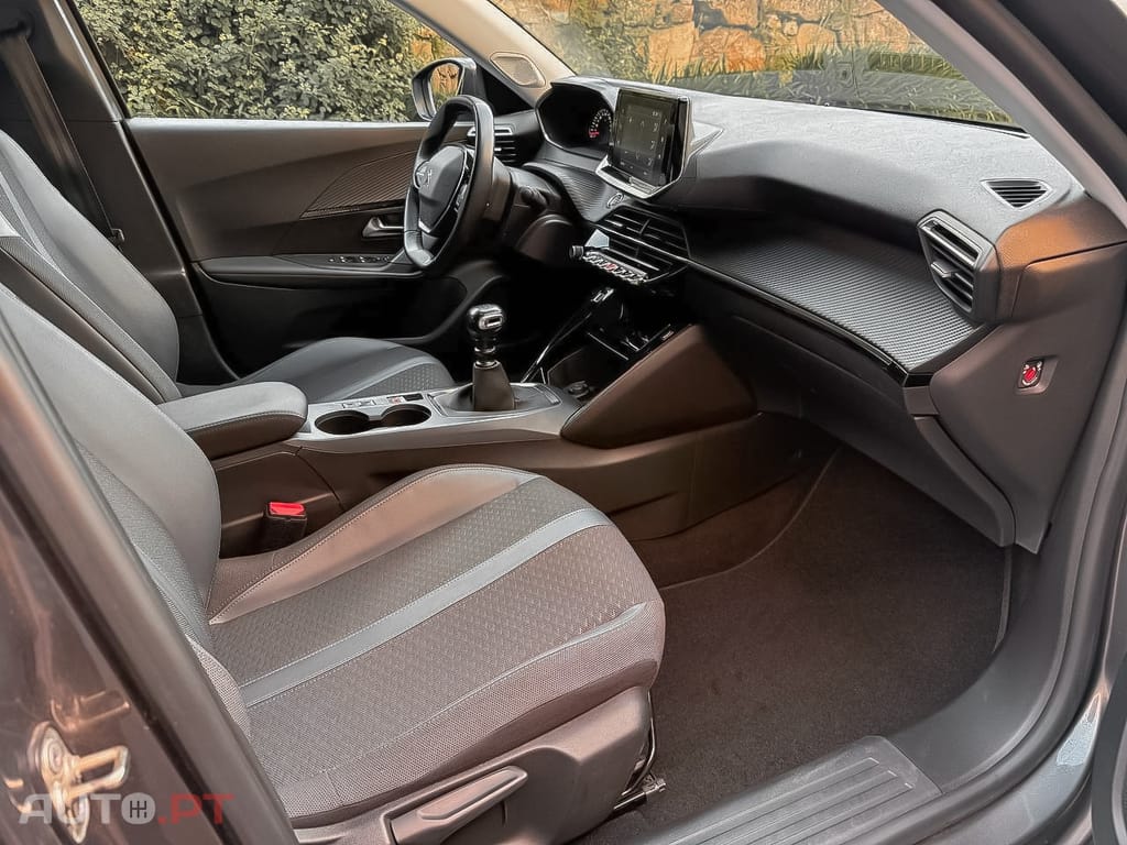 Peugeot 2008 PureTech 100 Allure