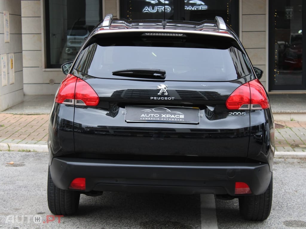 Peugeot 2008 1.2 PureTech Allure