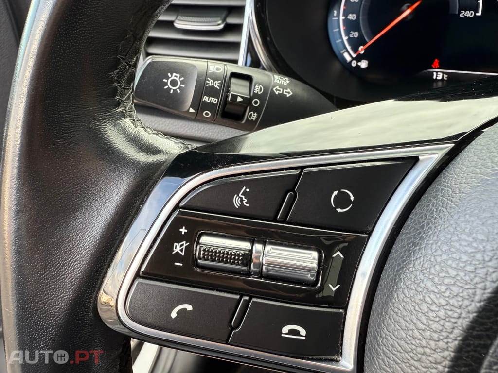 Kia Xceed 1.4 T-GDI Tech+SRF 7DCT