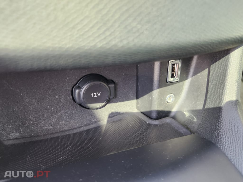 Peugeot 308 1.6 BlueHDi Style J17