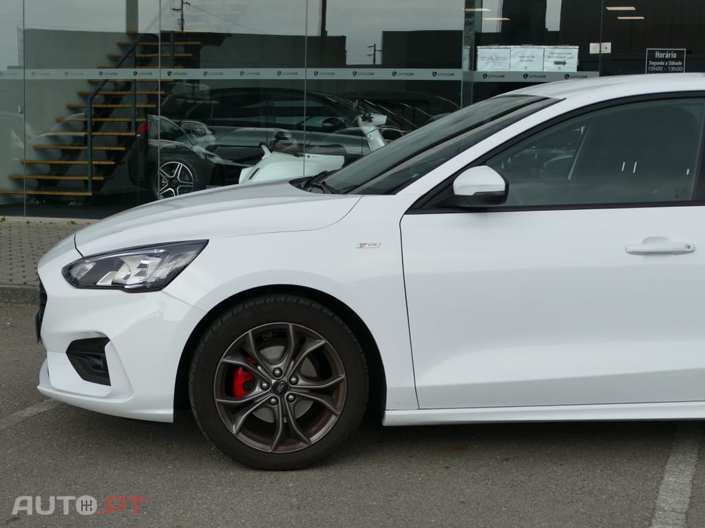 Ford Focus 1.0 EcoBoost MHEV ST-Line X