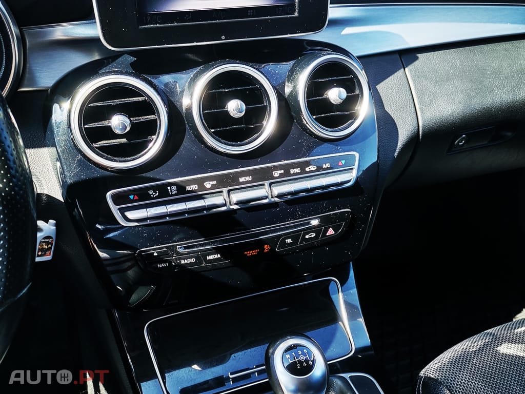 Mercedes-Benz 200 BlueTec — fotografia 12