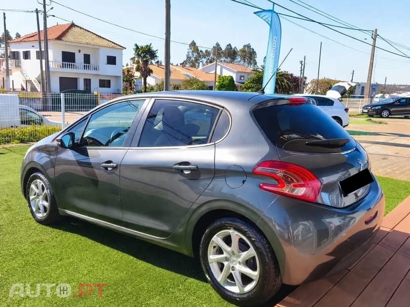 Peugeot 208 208 1.2 Gasolina 2014