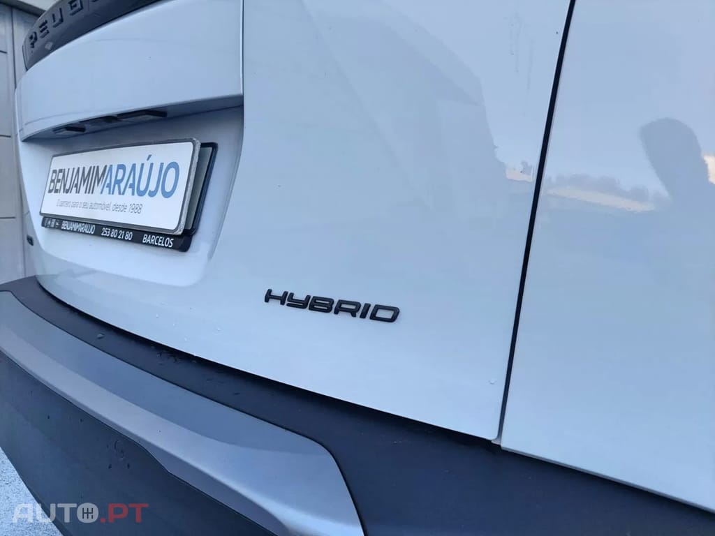Peugeot 2008 1.2 Hybrid Allure e-DCS6